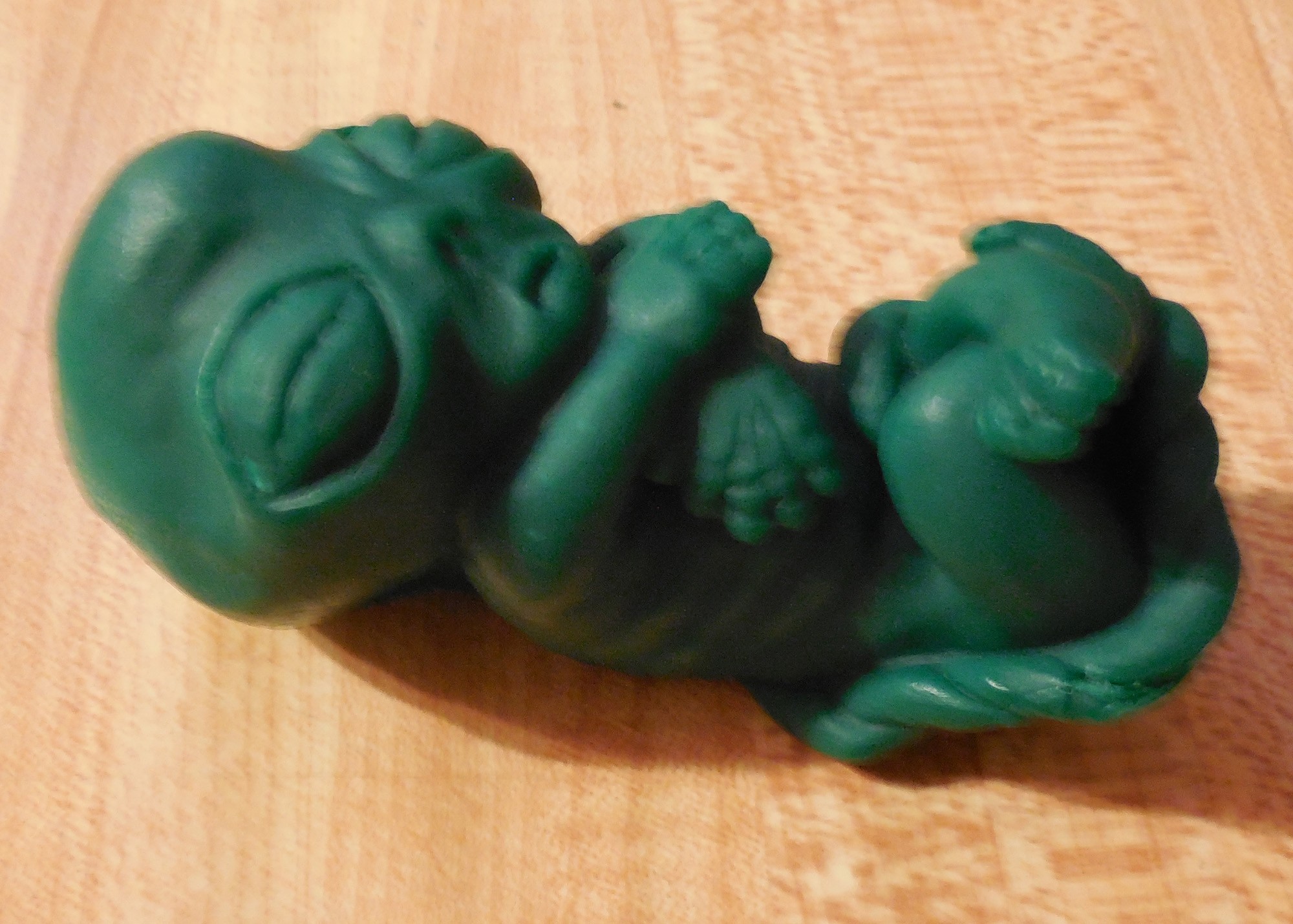 Shown here in patchouli scent.