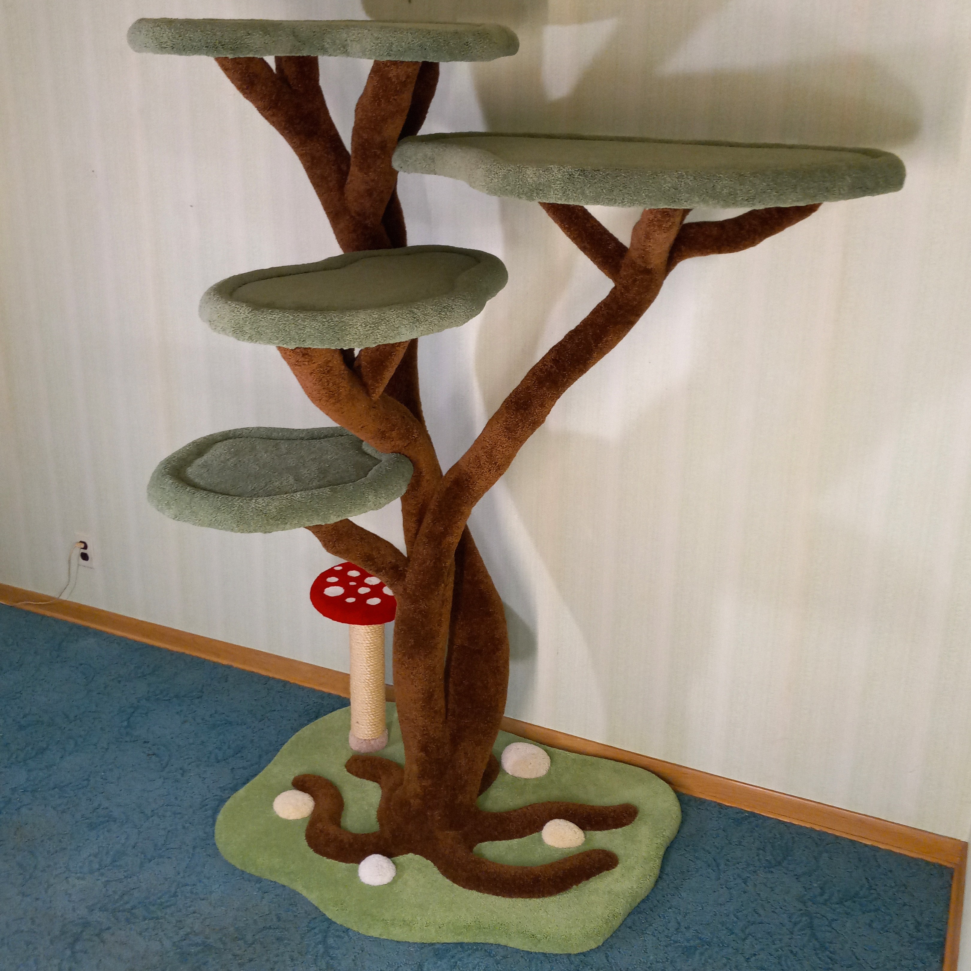 72" height with mushroom scratch post & 4 lucky stones