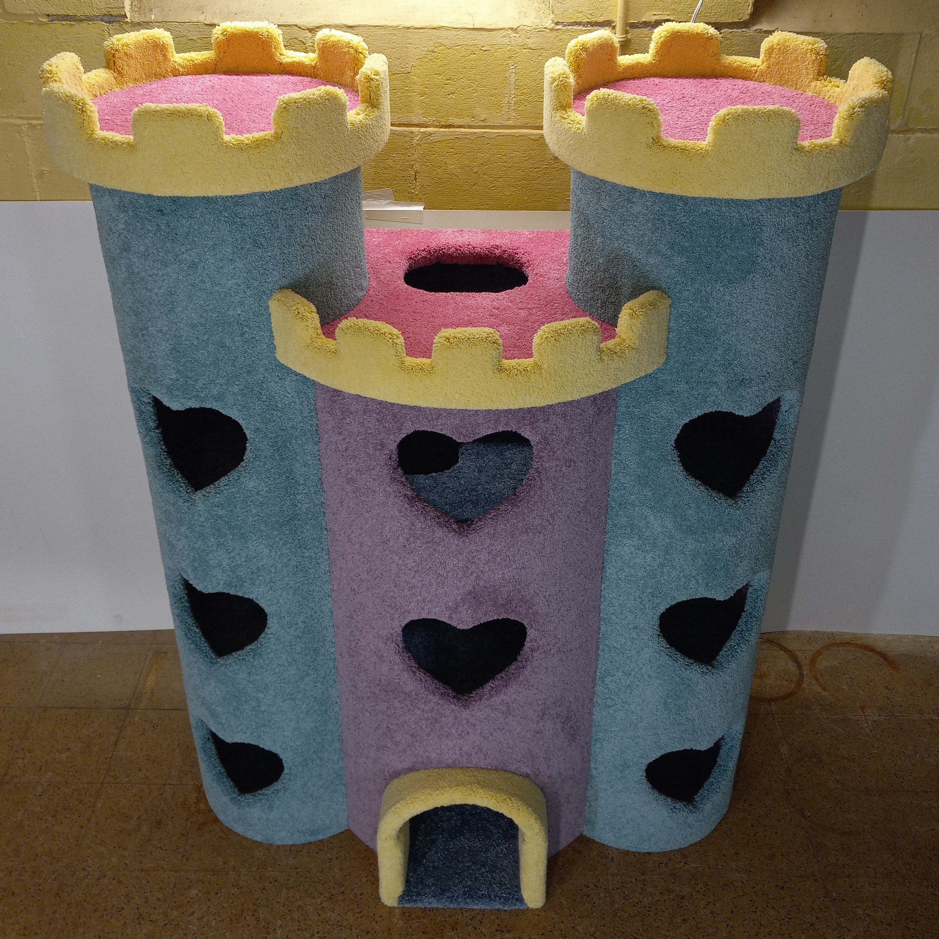 Deluxe Kitty Castle